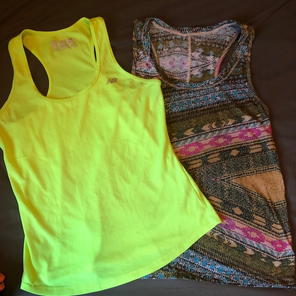 2 size medium workout tanks - Picture 1 of 5